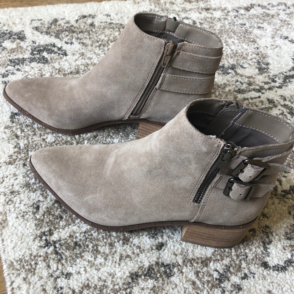 Suede boots - Picture 2 of 3